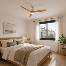 Ventilador de Techo Decovea Brisa 132 — Ultrasilencioso · Luz LED, Mando y Función Verano-Invierno